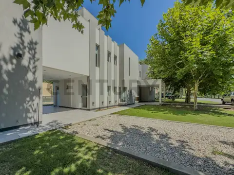 Casa en Venta en Haras Del Sur 2, Countries y Barrios Cerrados en la Plata