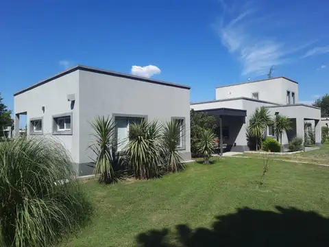 Casa en Venta en Carlos Keen, Partido de Luján