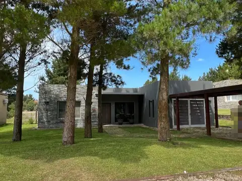Casa en Venta en Barrio Golf 1, Costa Esmeralda