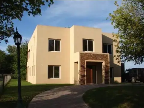 Casa en Venta en Septiembre, Countries y Barrios Cerrados en Escobar