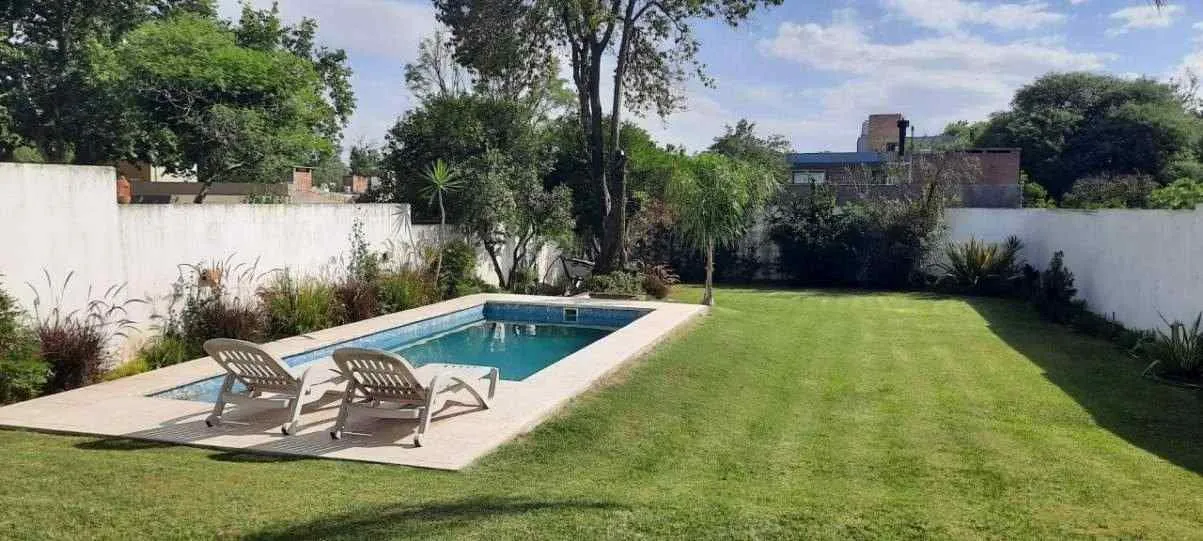ARGUELLO ( NORES ) - CASA - VENTA -PILETA - CATEGORIA - VEALA HOY
