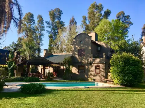 Casa en Venta en Campos De Alvarez, Countries y Barrios Cerrados en Francisco Alvarez