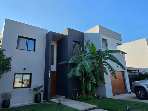 Casa en Venta en Pilar del Este - Santa Elena, Countries y Barrios Cerrados en Pilar