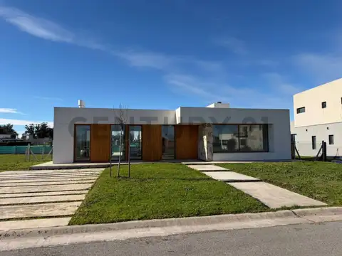 Casa en Alquiler en Barrio Arenas Chico, Mar del Plata