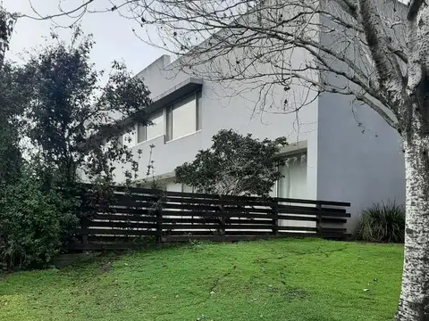 Casa en Venta en Santa Maria De Los Olivos, Countries y Barrios Cerrados en Malvinas Argentinas