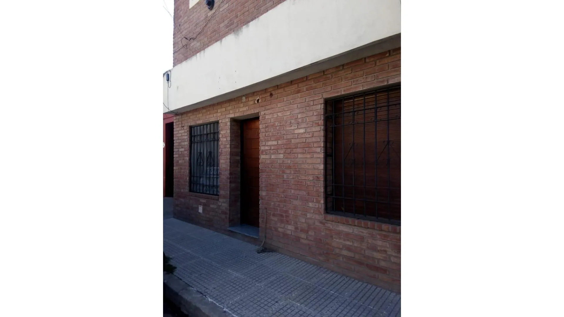 AV. V. SARSFIELD 3000 / PXMO CIUDAD UNIVER 1 DOR
