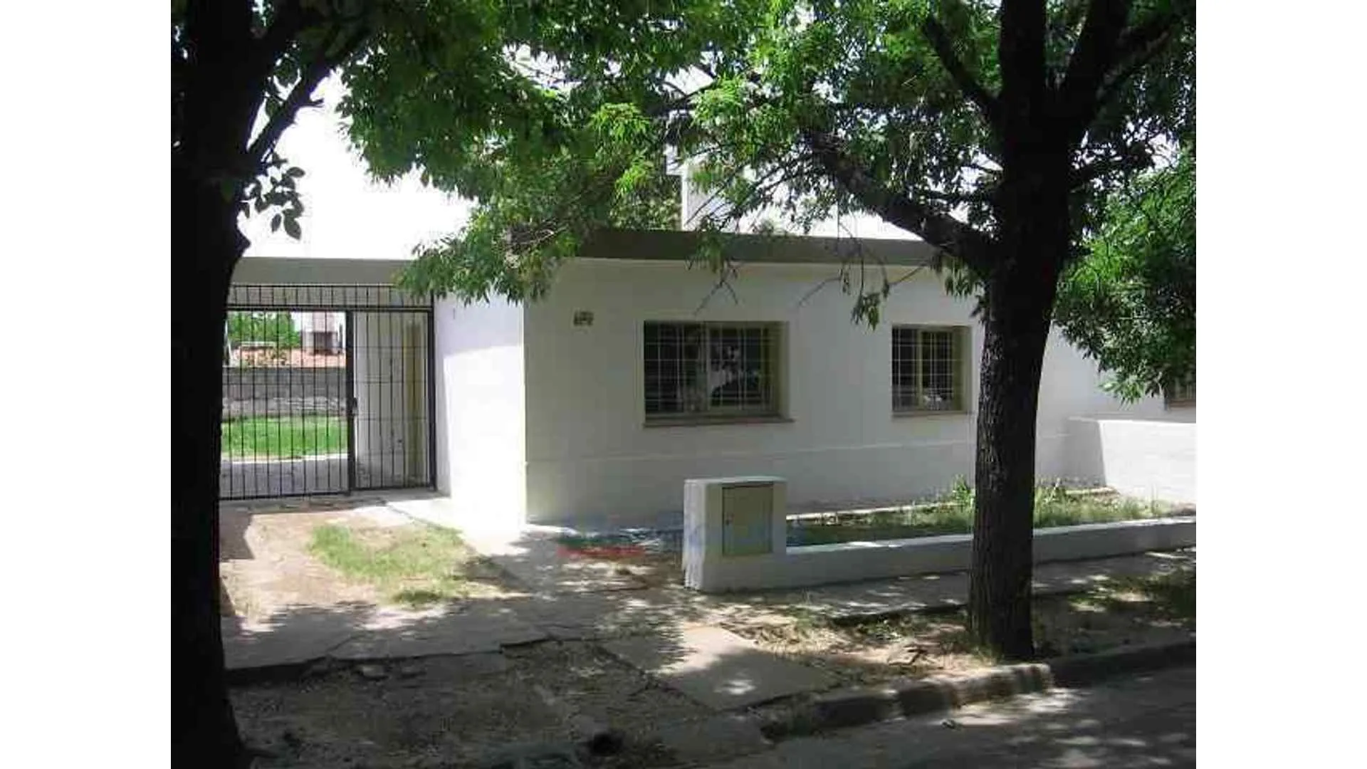 Casa en Bº Rosedal Anexo (próx. a Lagunilla) **NO apto cred.