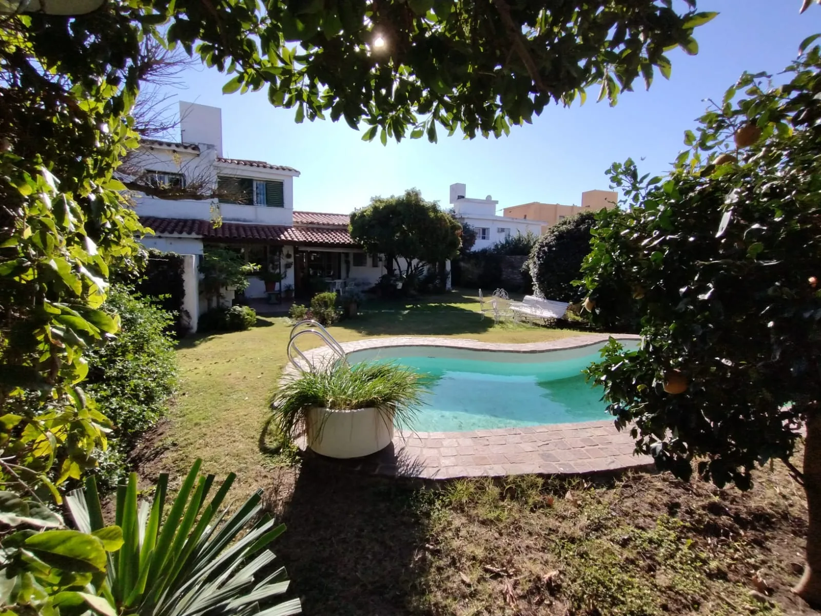 CASA 4 DORMITORIOS, MÁS DEPARTAMENTO, CERRO DE LAS ROSAS ZONA NORTE