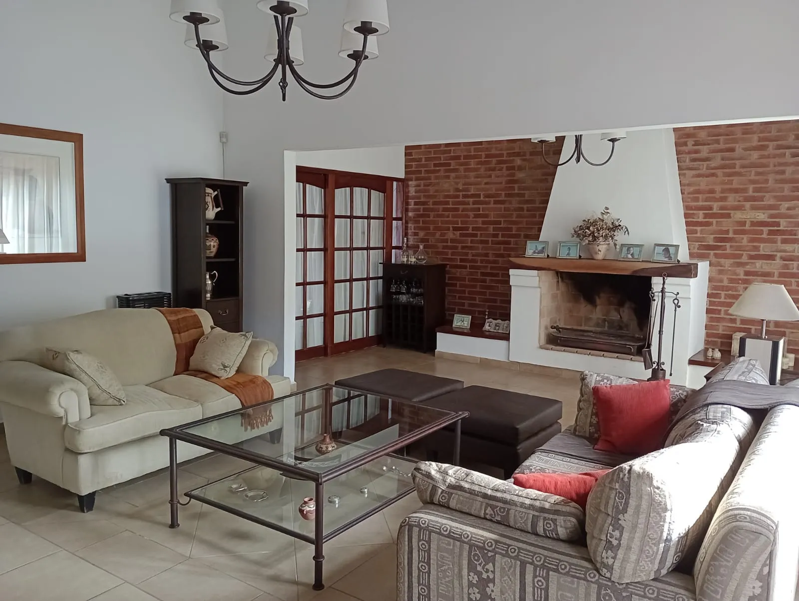 Casa cuatro dormitorios mas departamento,