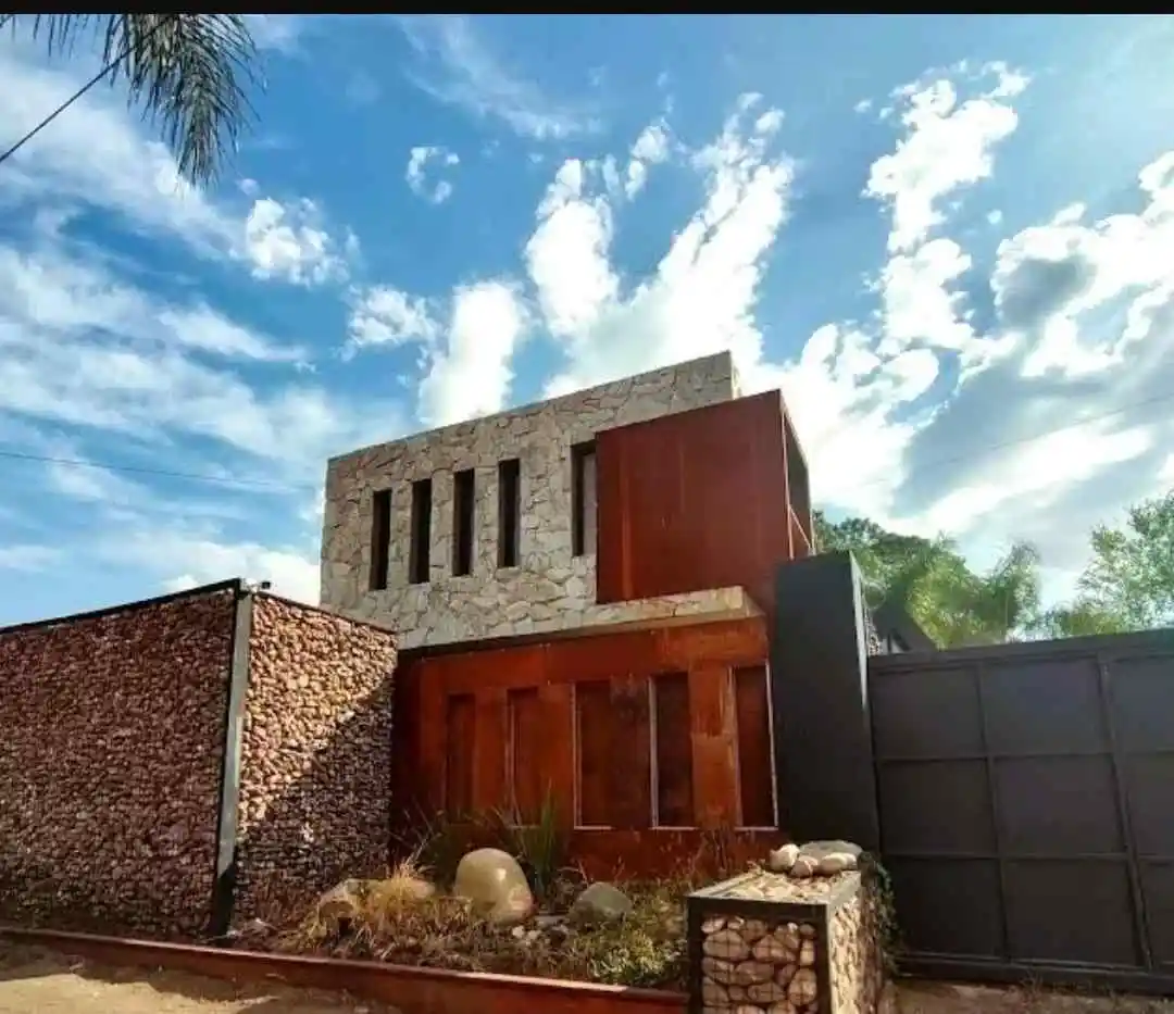 Housing a estrenar, casas de Laveran, Villa Belgrano, Zona norte
