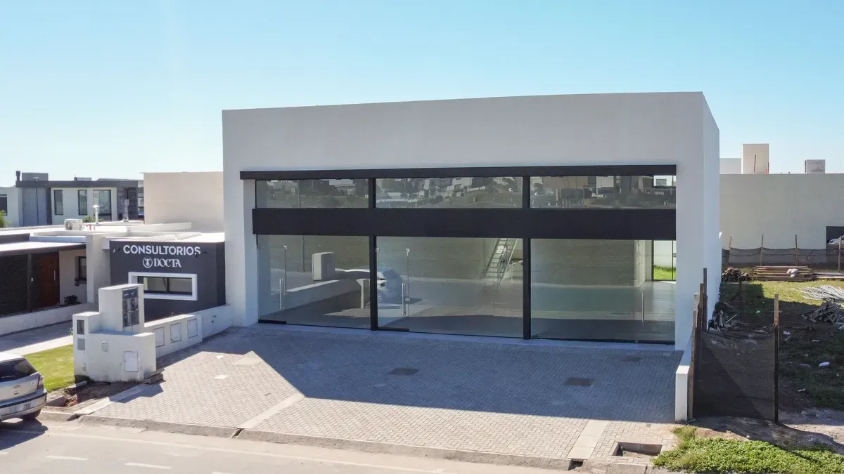 Local Comercial alquiler Docta - 100 m2
