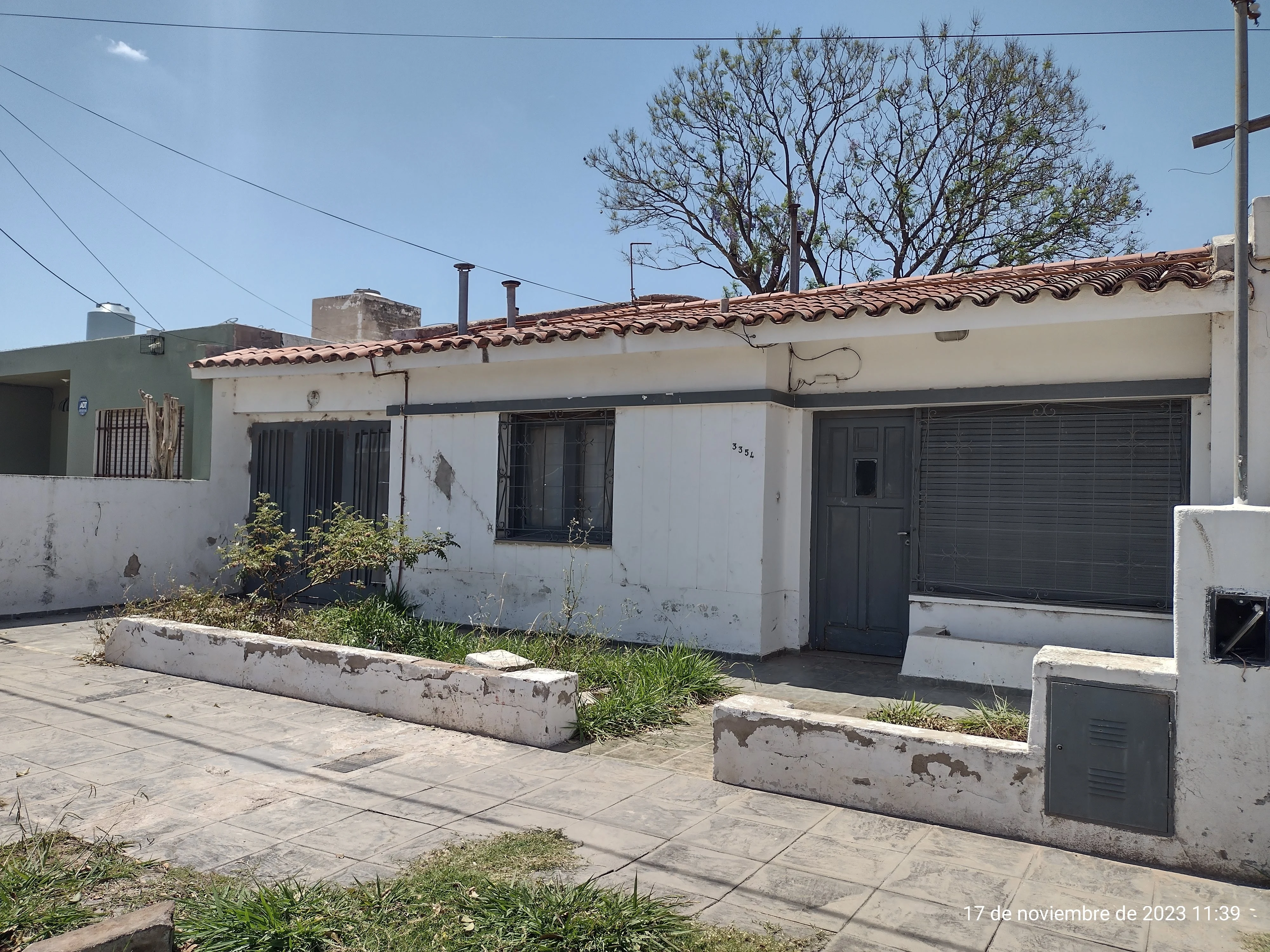 VENDO VIVIENDA A DEMOLER - LOTE 264 M2 - ALTA CORDOBA