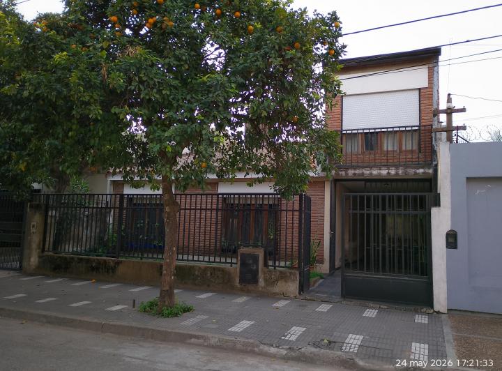 Casa · 192m² · 8 Ambientes · 1 Cochera