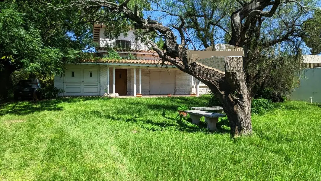 VENDO CASA + LOTE / 3 DORMITORIOS PILETA CUESTA AZUL VILLA CARLOS PAZ