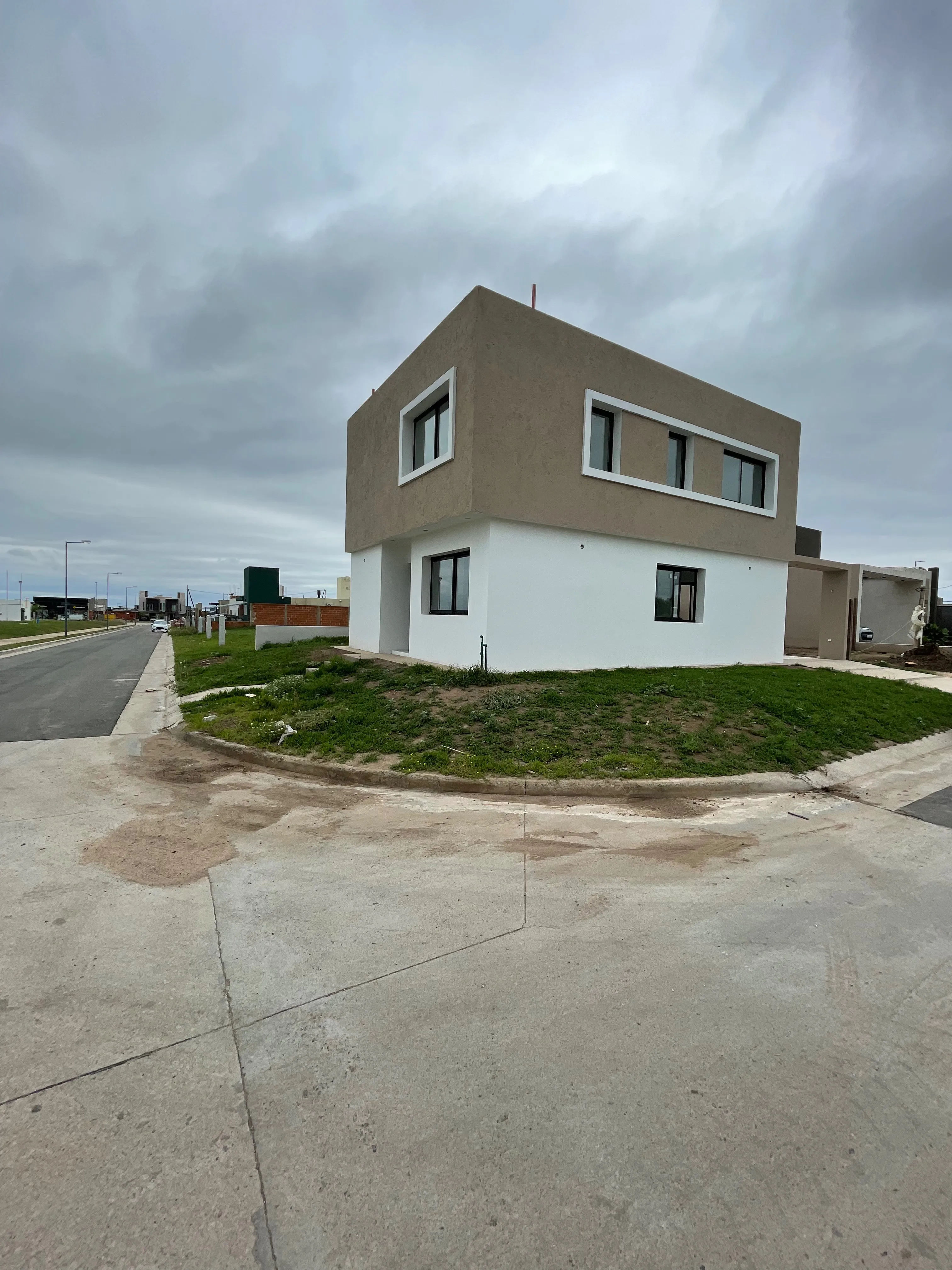 Docta 1 calidad casa de 3 dorm 250 Mer 180cub