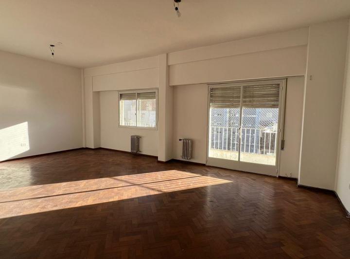 Departamento · 119m² · 8 Ambientes · 1 Cochera