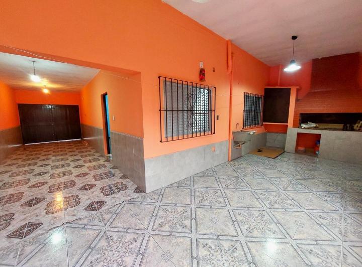 Casa · 120m² · 4 Ambientes · 2 Cocheras