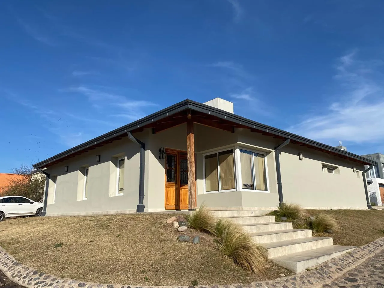 Cañitas B° Privado| Casa 2 Dorm y 1/2| Gran Quincho y Patio|Cochera p/3 Autos