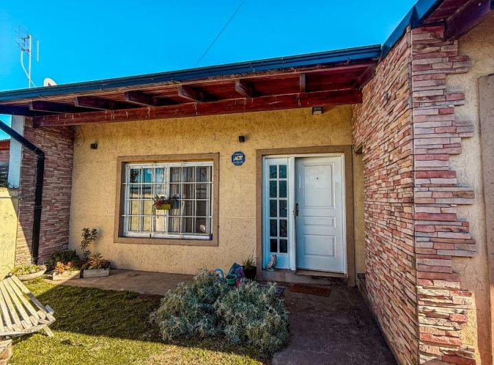 Casa · 116m² · 5 Ambientes · 1 Cochera