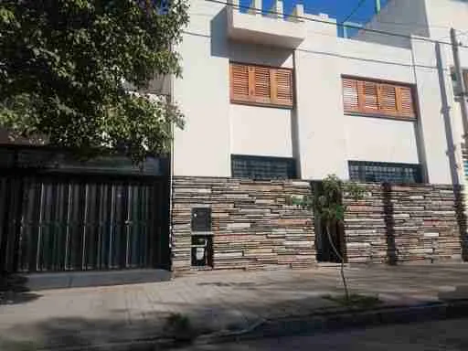 Alta CORDOBA APTA BANCO SUCRE 1900 2 PLANTAS 3 DOR, 3 BÑS, + HABIT SERVICIO