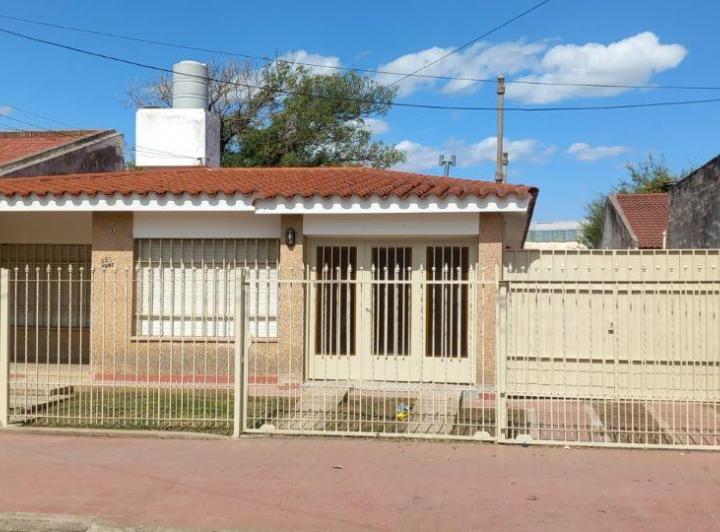 Casa · 201m² · 5 Ambientes · 1 Cochera
