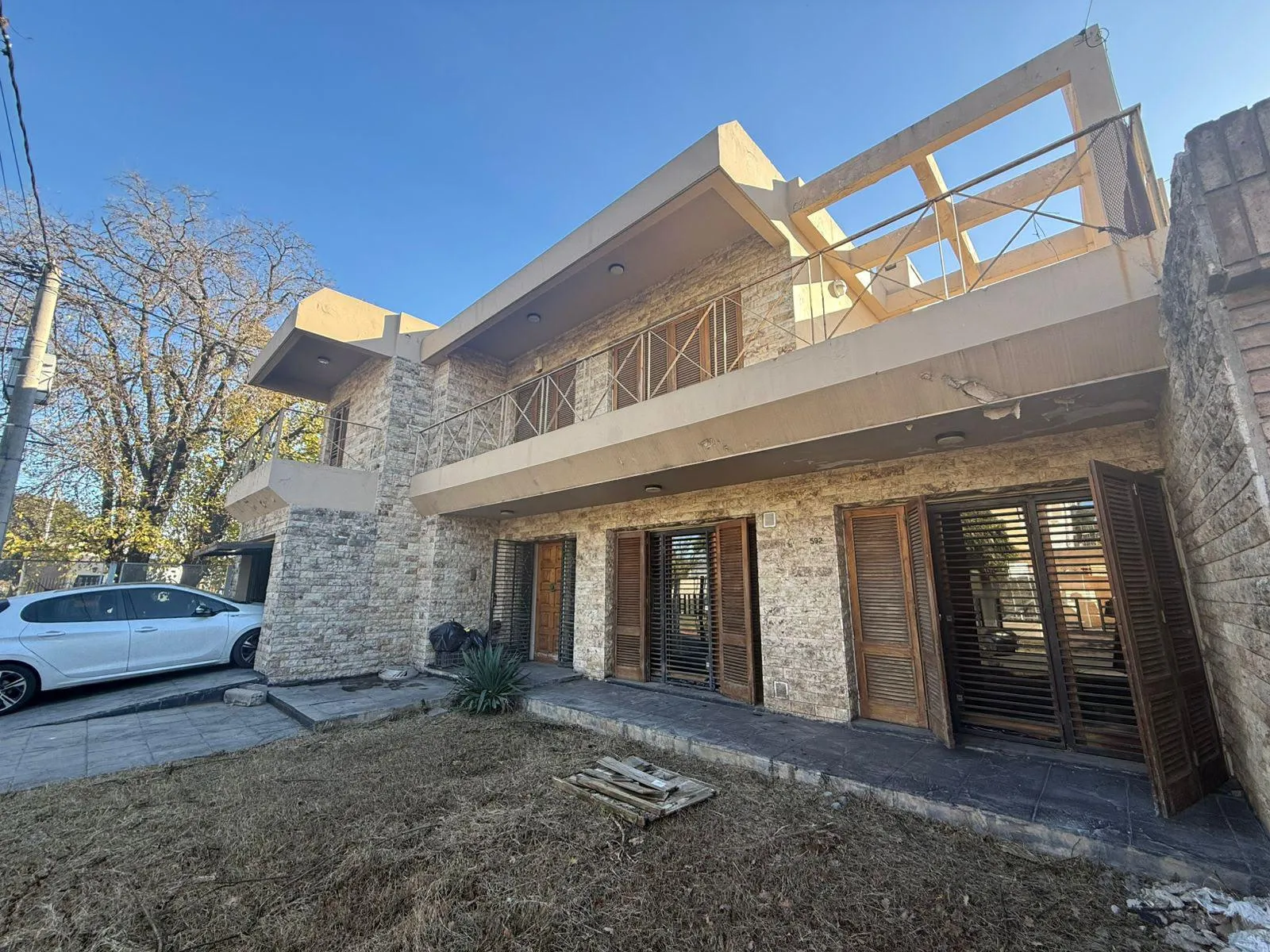 VENTA CASA 5 DORM MAS DPTO - PARQUE VELEZ SARFIELD