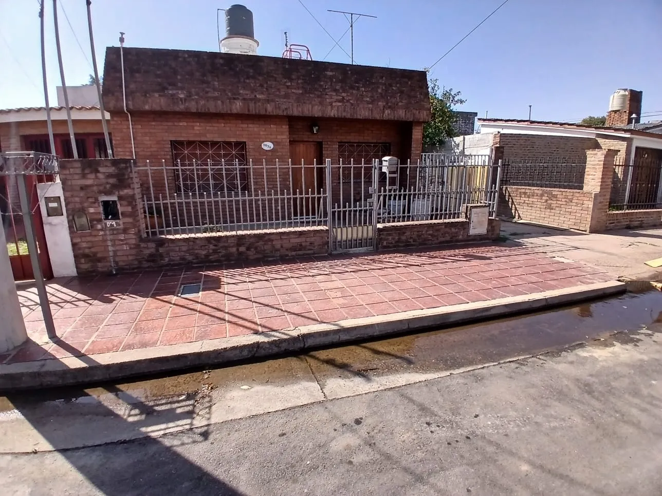CASA 3D + GALPON EN VENTA B MATIENZO