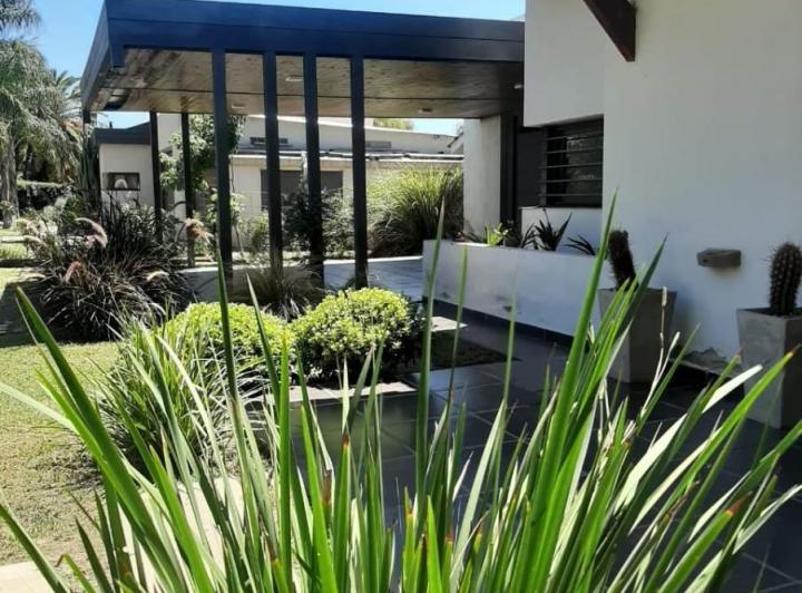 Casa · 310m² · 5 Ambientes