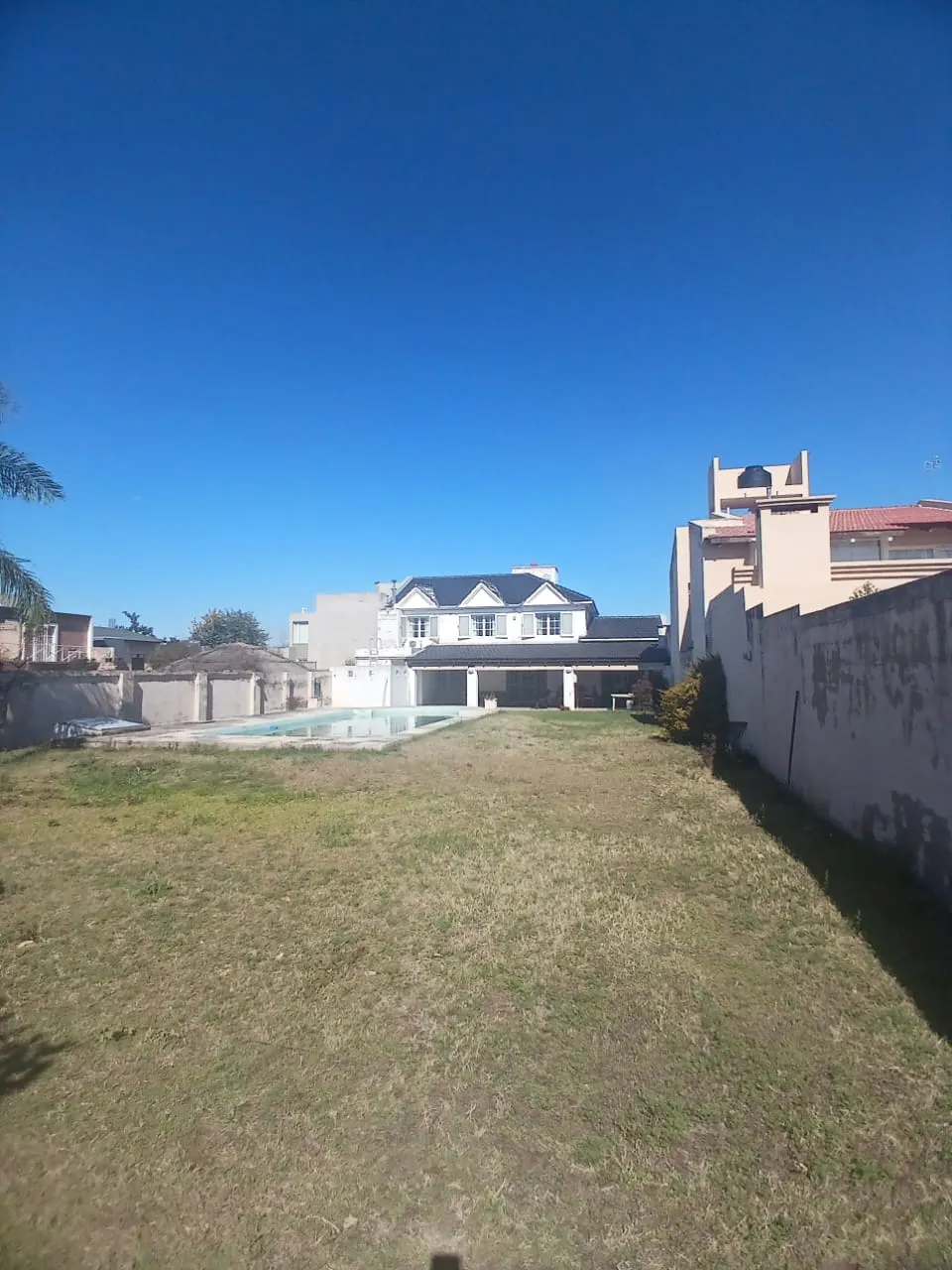 VENTA CASA PREMIUM URCA 3 DORM 4 BAÑOS PILETA ASADOR EN 844M2 DE TERRENO