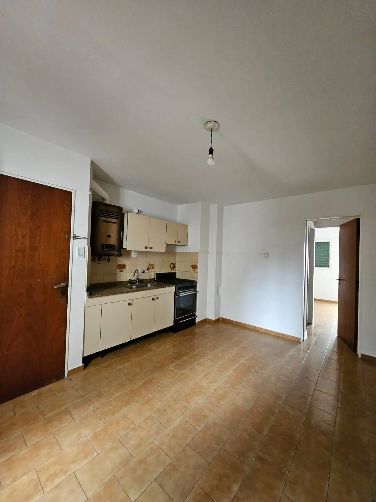 B° Güemes - EN VENTA Dpto. de 1 Dorm en Planta Baja con Patio -  zona del  paseo