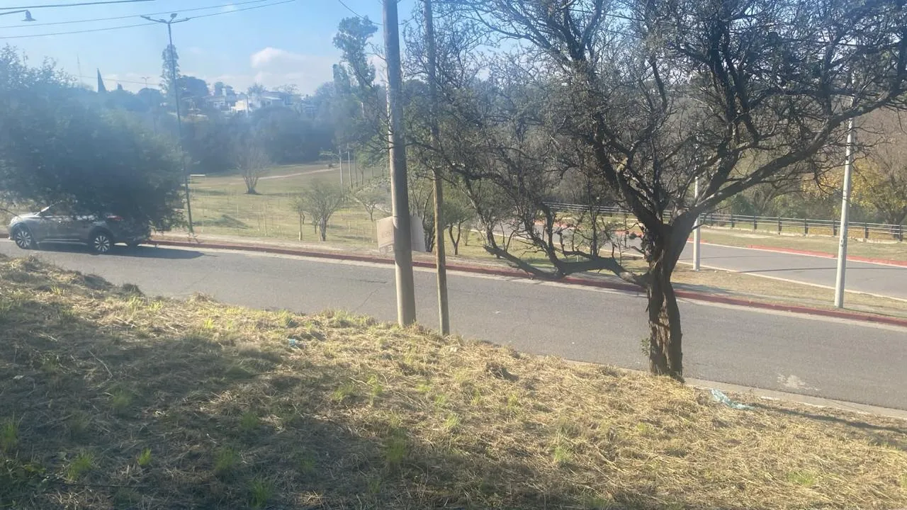 VENDO/FINANCIO/PERMUTO HERMOSO LOTE EN BARRIO PARQUE CAPITAL