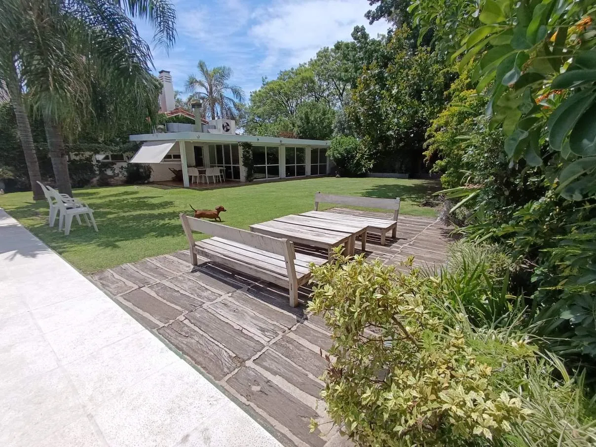 EN EL CORAZON DE CERRO DE LAS ROSAS . USO RESIDENCIAL O COMERCIAL