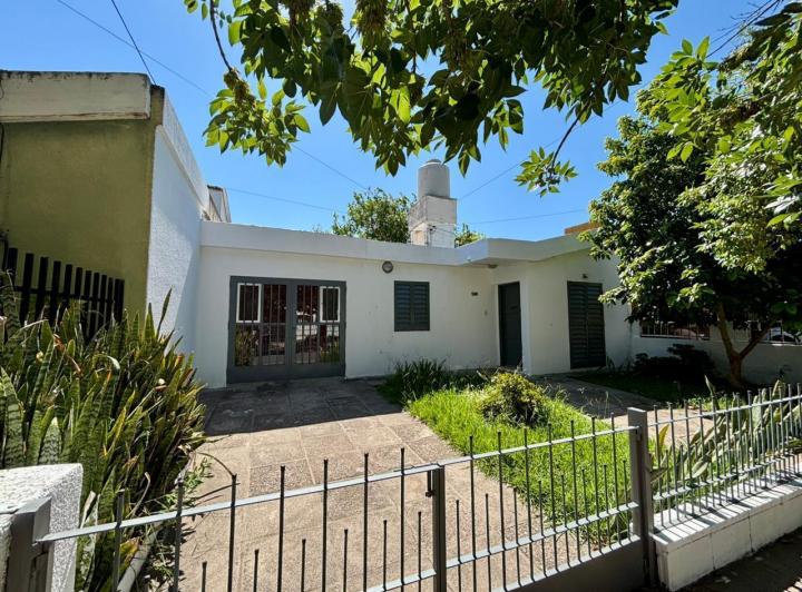 Casa · 225m² · 5 Ambientes · 1 Cochera