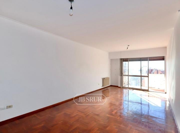 Departamento · 120m² · 7 Ambientes · 1 Cochera