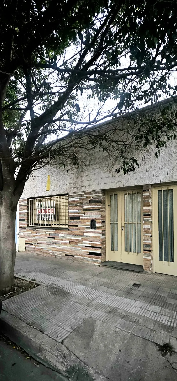 B° Gral. Bustos –  EN VENTA Casa  de 3 Dorm. Republica De Siria N°345,