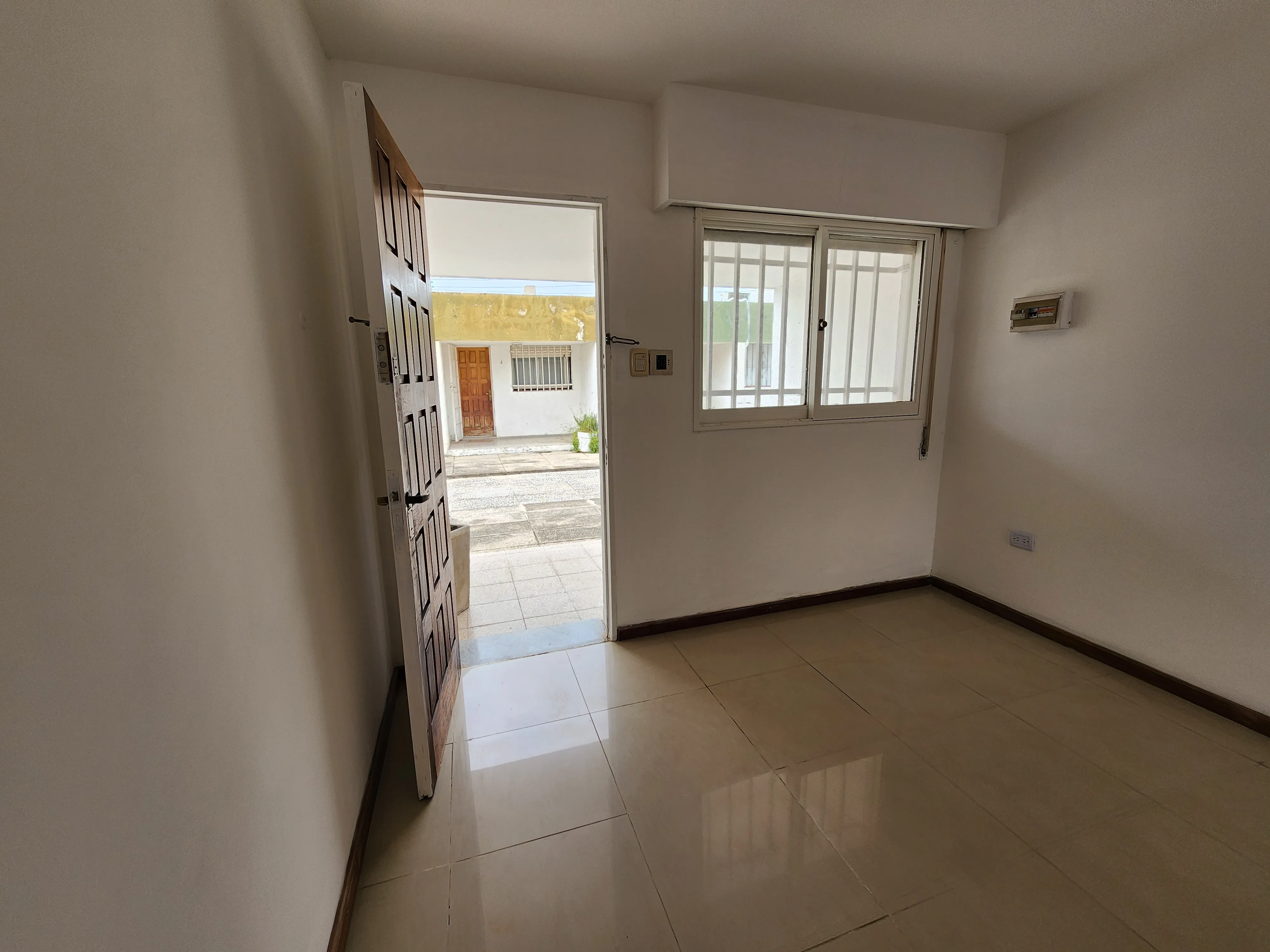 Excelente Depto. 2 dormit patio expensas bajisimas. Barrio JARDIN