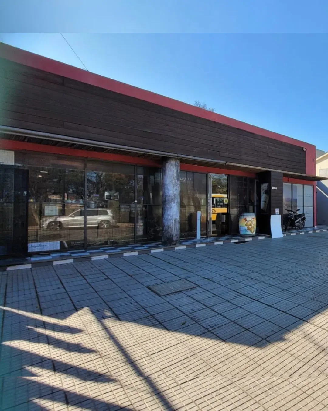 SE VENDE propiedad con locales comerciales en Villa Belgrano
