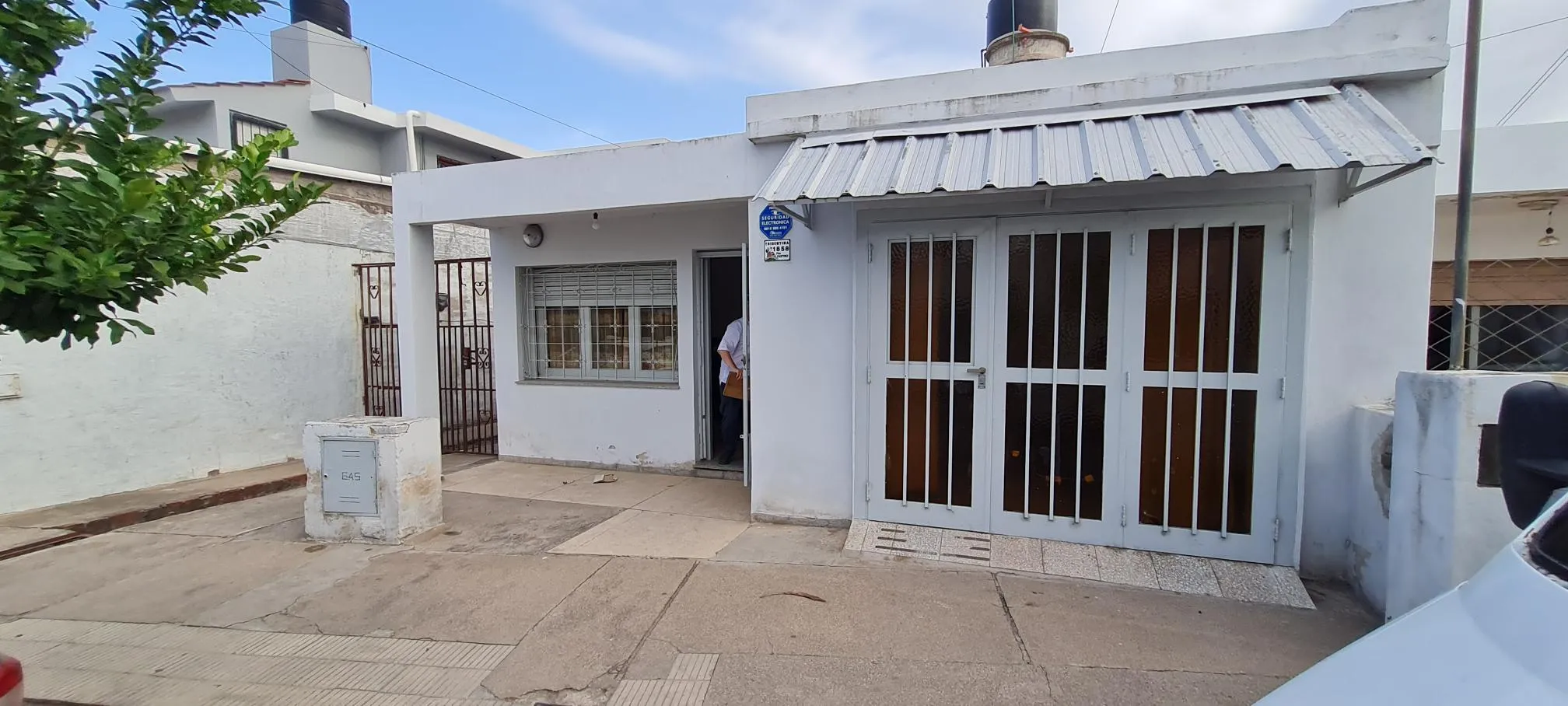BARRIO TALLERES ESTE HERMOSA CASA 2 DORMITORIOS + DEPARTAMENTO