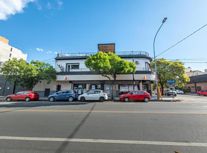 Casa · 198m² · 8 Ambientes