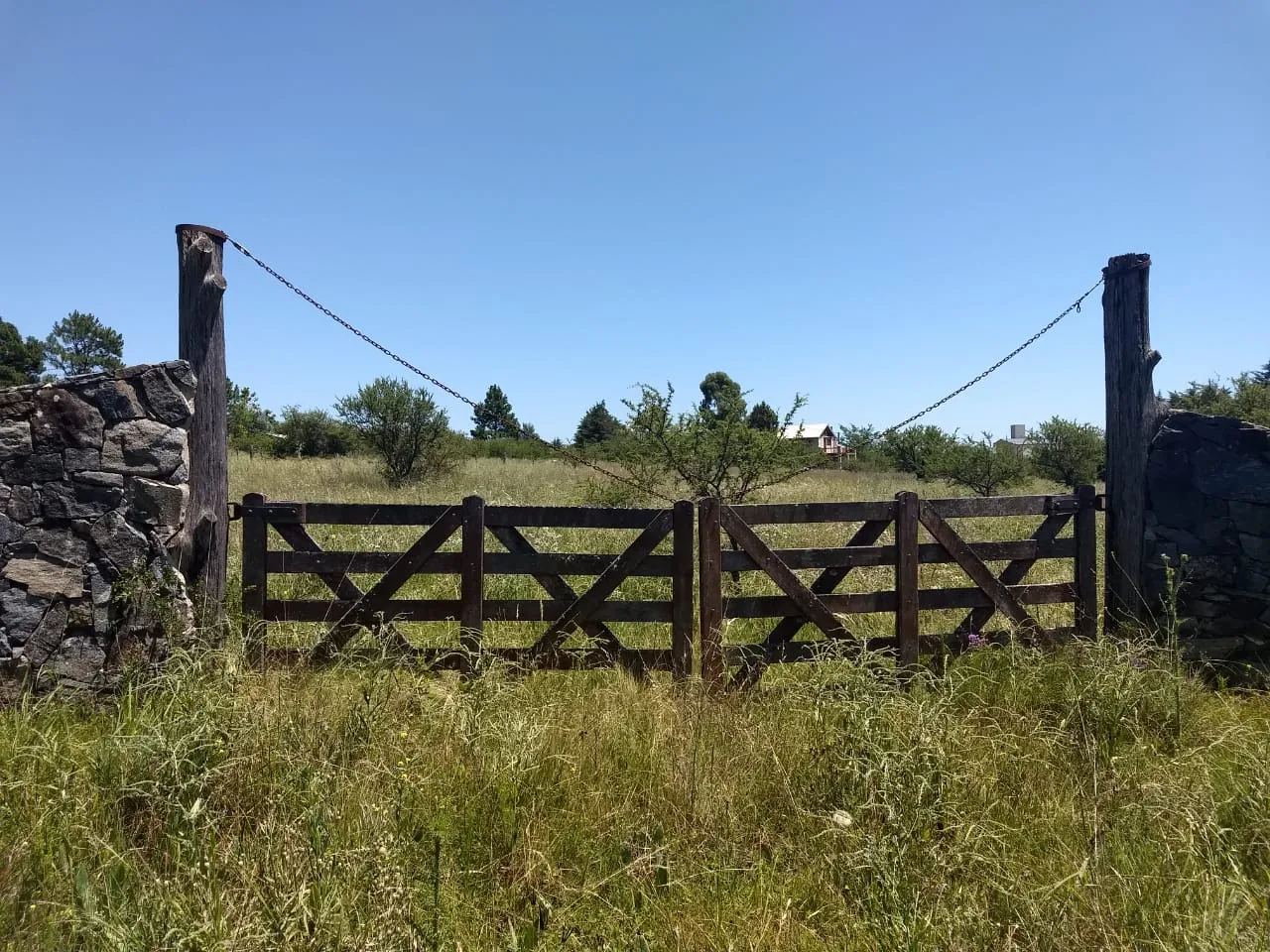 POTRERO DE GARAY-DOS LOTES 1.250 M2, BARRIO RESIDENCIAS III, VISTA AL LAGO, ESCRITURA
