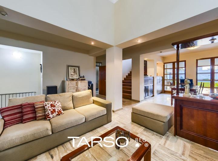 Casa · 401m² · 8 Ambientes
