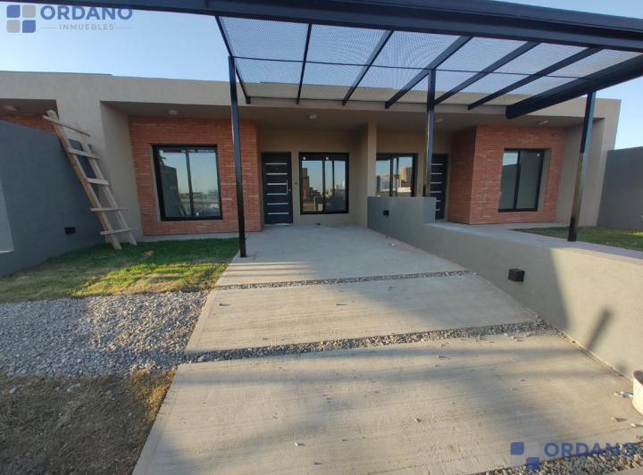 Casa · 84m² · 4 Ambientes · 1 Cochera