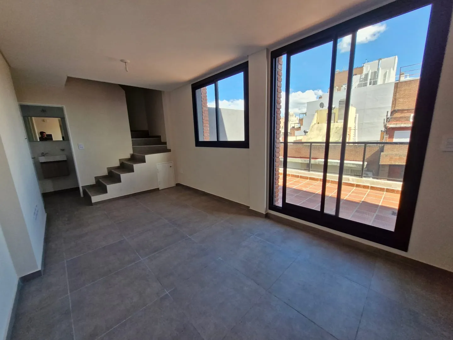 Ituzaingó 400 esquina Bv Illia Dúplex 2 dormitorios 2 baños terraza con asador f...