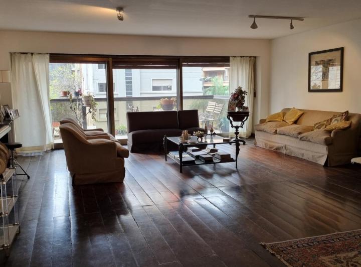 Departamento · 200m² · 5 Ambientes · 2 Cocheras