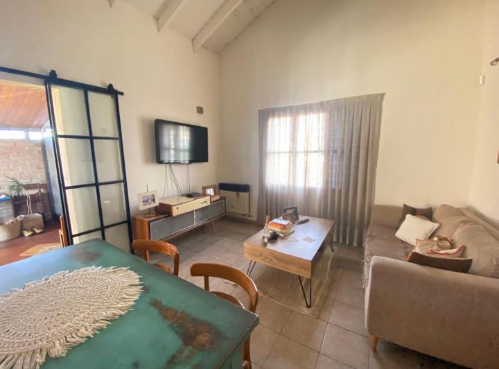 Casa · 100m² · 4 Ambientes · 2 Cocheras