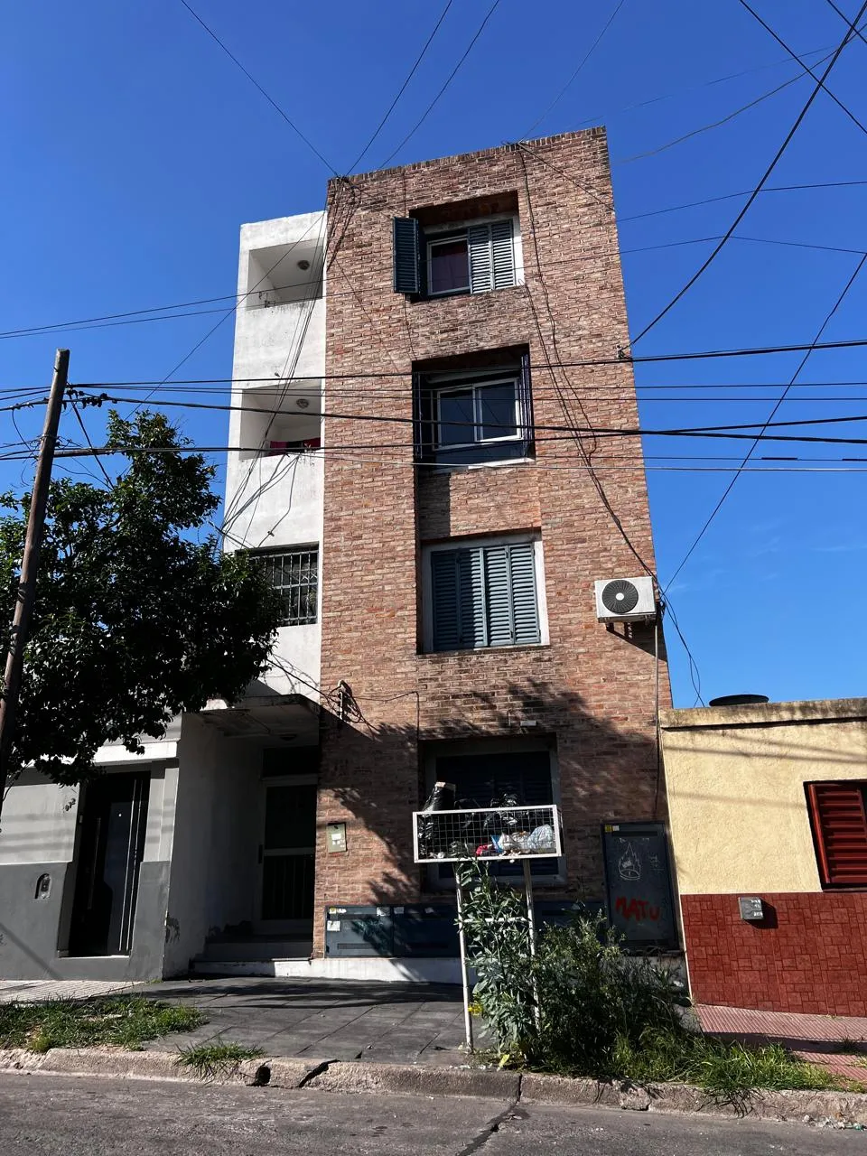 APTO CREDITO - DEPARTAMENTO EN VENTA 9 DE JULIO AL 2000  A METROS DE AVENIDA COL...