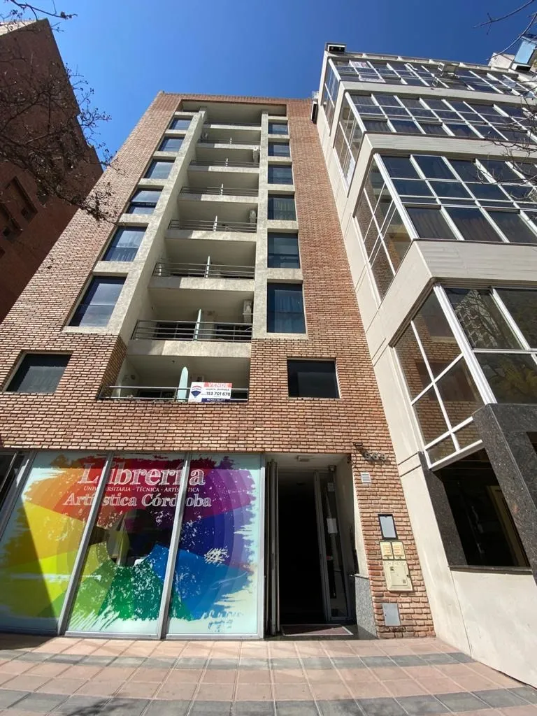 Nueva Cba, Ambrosio Olmos Al 900  planta baja con patio