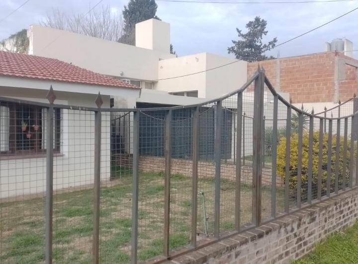 Casa · 106m² · 7 Ambientes · 1 Cochera