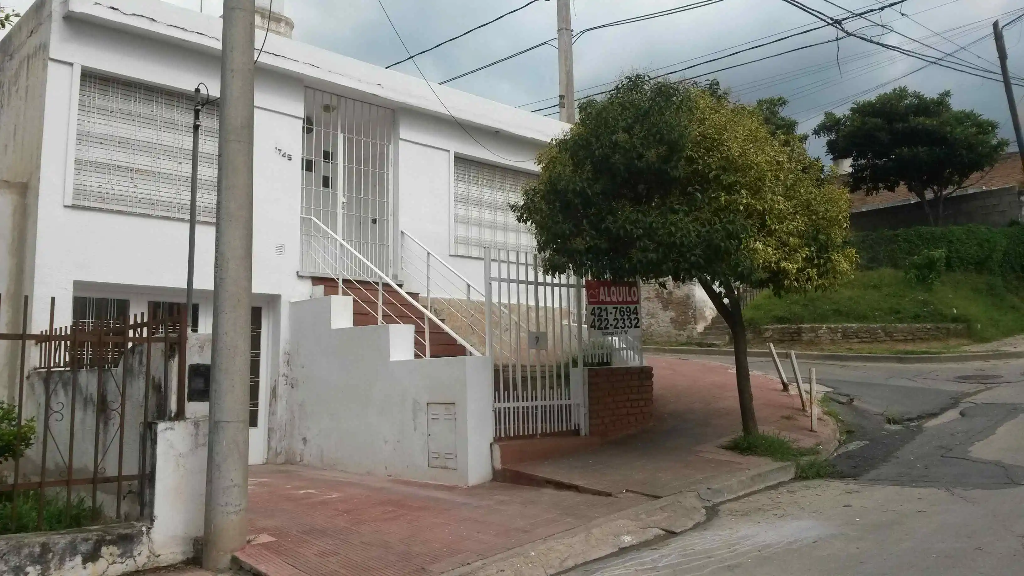 OPORTUNIDAD!!! CASA AMPLIA ZONA SUR 2 DORM, PATIO