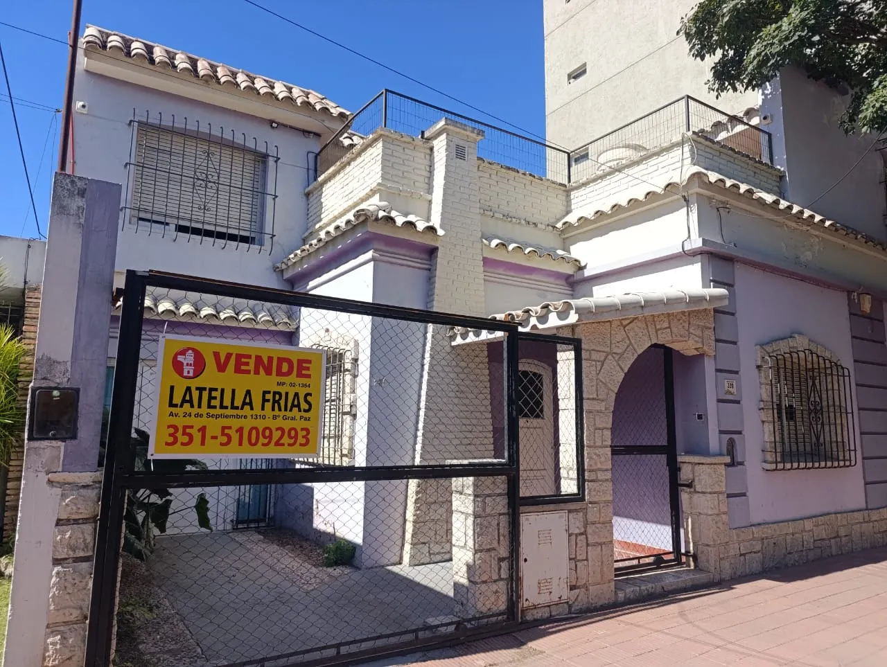 Bº Gral Paz - CASA - 5 DORMITORIOS - LAMADRID 220